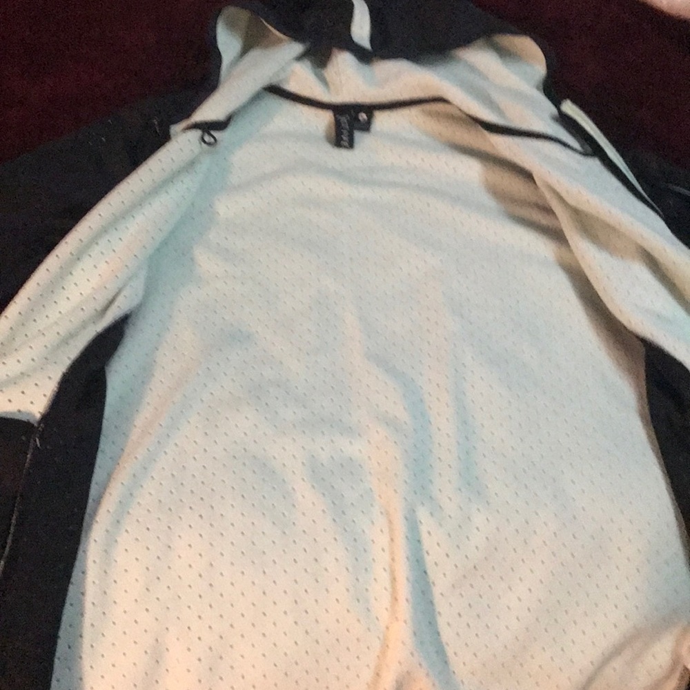 Nice lightweight jacket - Picture 4 of 5